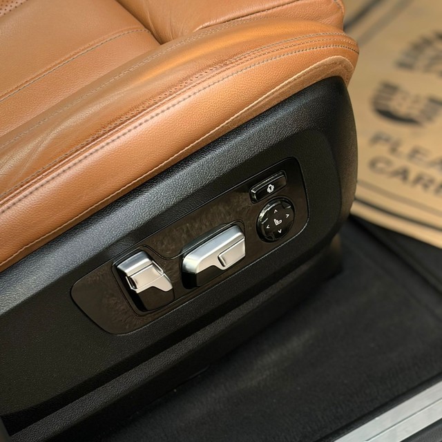 Second-hand 2020 BMW X5 xDrive 30d xLine for sale in Noida-7