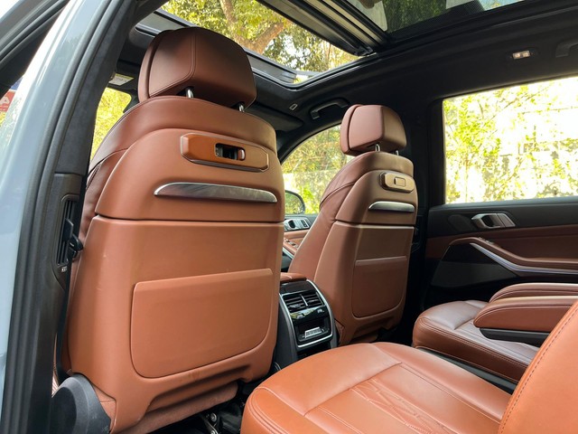 Second-hand 2024 BMW X7 xDrive40i M Sport Signature for sale in Noida-7