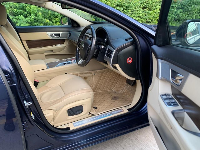 Jaguar XF 2.0 Litre Petrol Second-hand 2014 Jaguar XF 2.0 Litre Petrol for sale in New Delhi-12