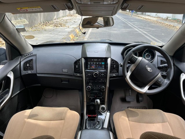 Second-hand 2018 Mahindra XUV500 W7 AT BSIV for sale in New Delhi-8