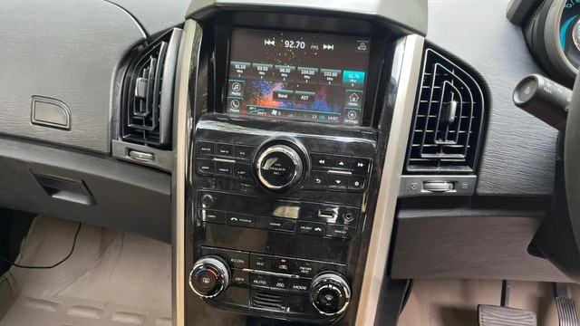 Second-hand 2018 Mahindra XUV500 W7 AT BSIV for sale in New Delhi-16