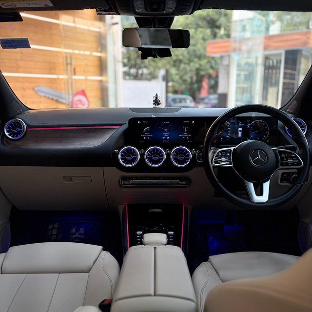 Second-hand 2023 Mercedes-Benz GLA 200 BSVI for sale in Noida-11