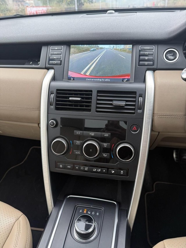 Second-hand 2018 Land Rover Discovery HSE 2.0 SD4 for sale in New Delhi-7