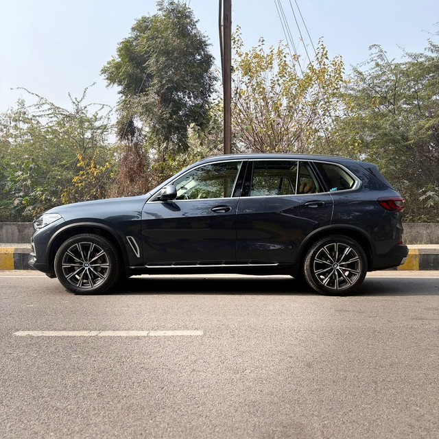 Second-hand 2020 BMW X5 xDrive 30d xLine for sale in Noida-3