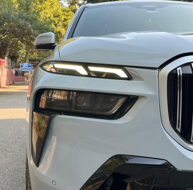 Second-hand 2024 BMW X7 xDrive40i M Sport Signature for sale in Noida-4