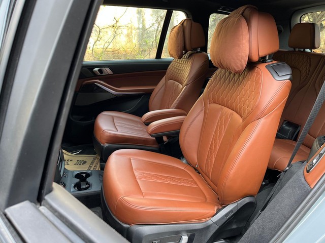 Second-hand 2024 BMW X7 xDrive40i M Sport Signature for sale in Noida-8