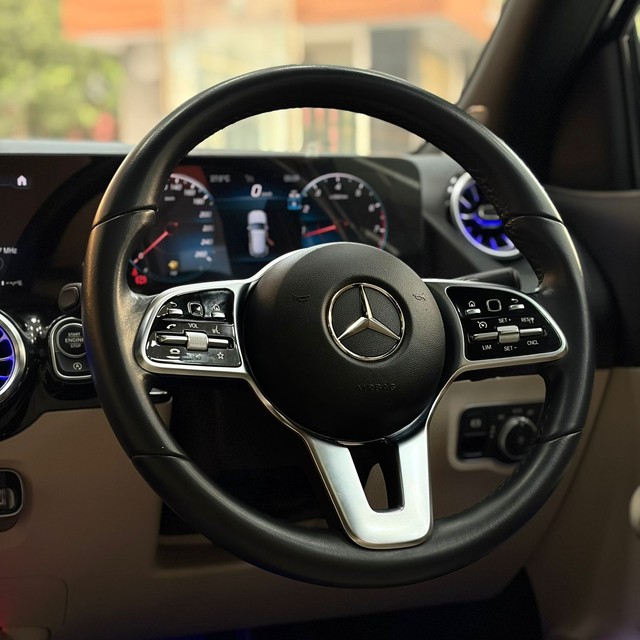 Second-hand 2023 Mercedes-Benz GLA 200 BSVI for sale in Noida-12