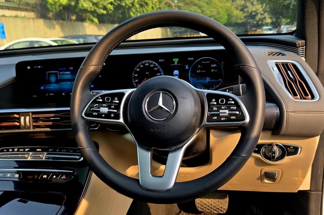 Second-hand 2023 Mercedes-Benz EQC 400 4MATIC for sale in New Delhi-12