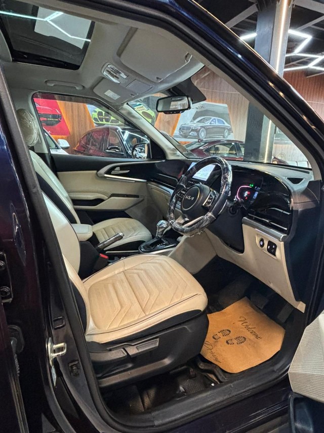 Second-hand 2022 Kia Carens Luxury Plus Diesel AT 6 STR BSVI for sale in Nashik-10