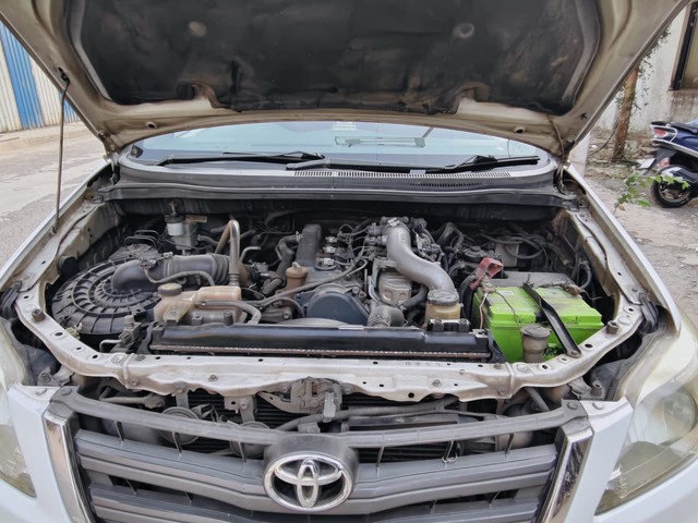 Second-hand 2014 Toyota Innova 2.5 G (Diesel) 8 Seater BS IV for sale in Mumbai-3