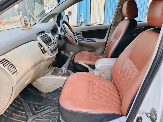 Second-hand 2014 Toyota Innova 2.5 G (Diesel) 8 Seater BS IV for sale in Mumbai-4