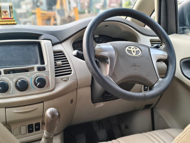 Second-hand 2014 Toyota Innova 2.5 G (Diesel) 8 Seater for sale in Mumbai-12