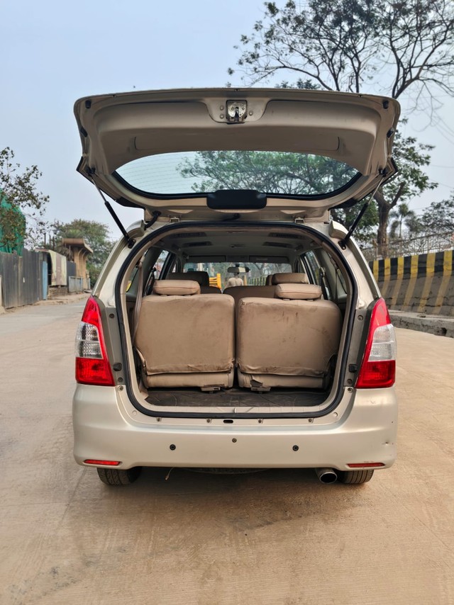 Second-hand 2014 Toyota Innova 2.5 G (Diesel) 8 Seater for sale in Mumbai-13