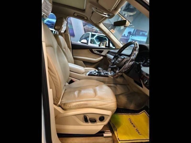 Second-hand 2017 Audi Q7 45 TDI Quattro Premium Plus for sale in Nashik-7