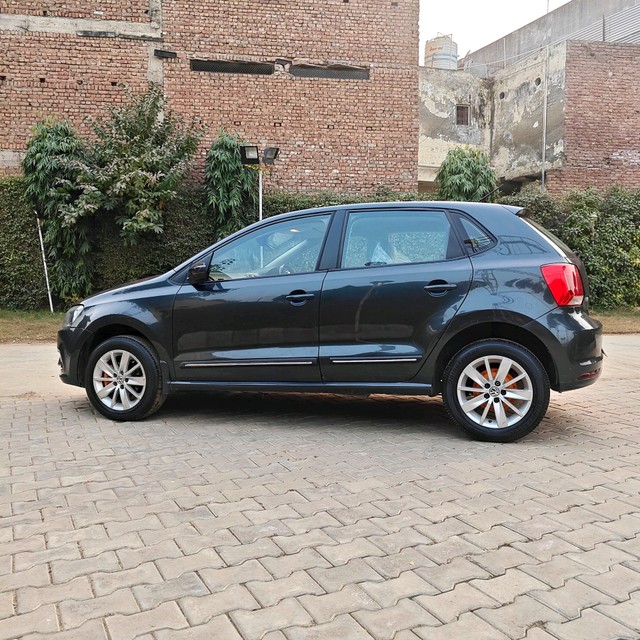 Second-hand 2017 Volkswagen Polo 1.2 MPI Highline for sale in Gurgaon-4