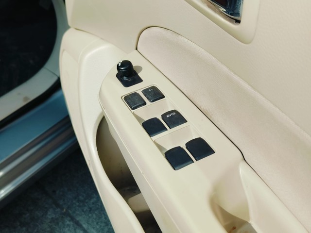 Second-hand 2013 Maruti Swift Dzire VXI for sale in Mumbai-14