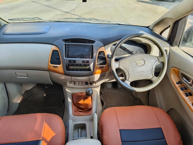 Second-hand 2011 Toyota Innova 2.5 V Diesel 8-seater for sale in Mumbai-10