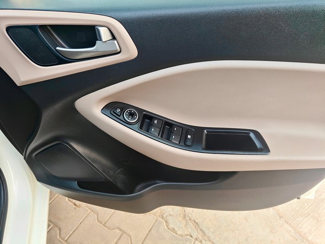 Second-hand 2019 Hyundai i20 Petrol CVT Asta for sale in Gurgaon-8