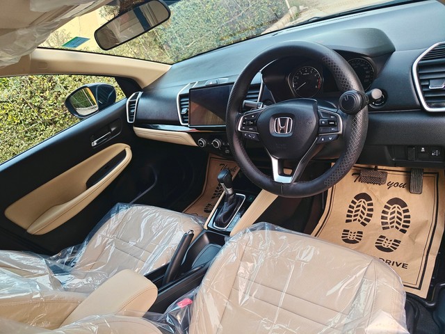 Second-hand 2025 Honda City V Apex Edition CVT for sale in Gurgaon-12