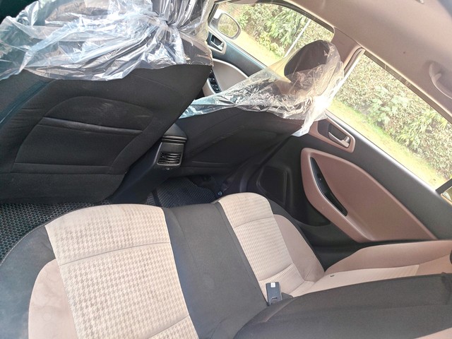 Second-hand 2019 Hyundai i20 Petrol CVT Asta for sale in Gurgaon-13