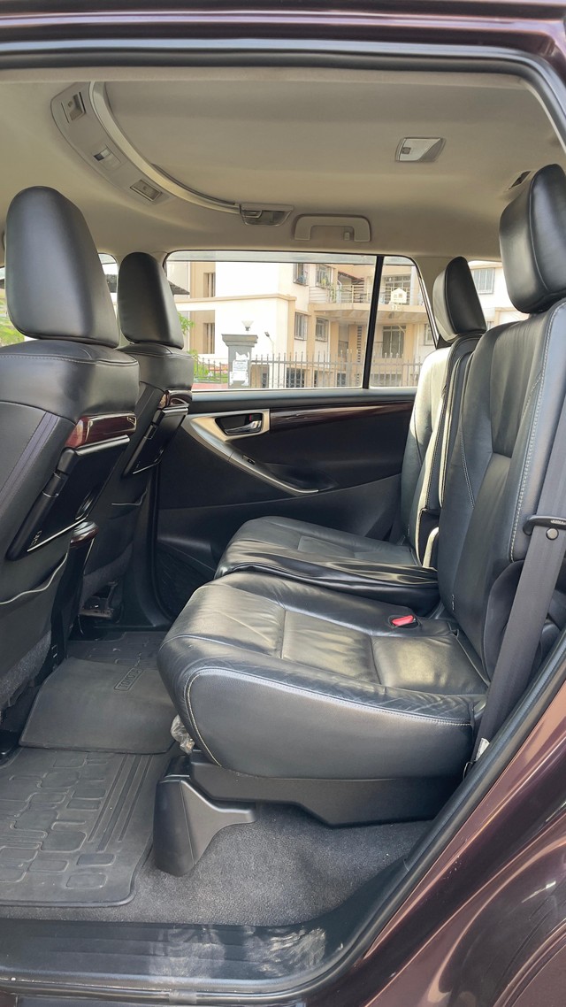 Second-hand 2016 Toyota Innova Crysta 2.4 ZX MT BSIV for sale in Mumbai-9