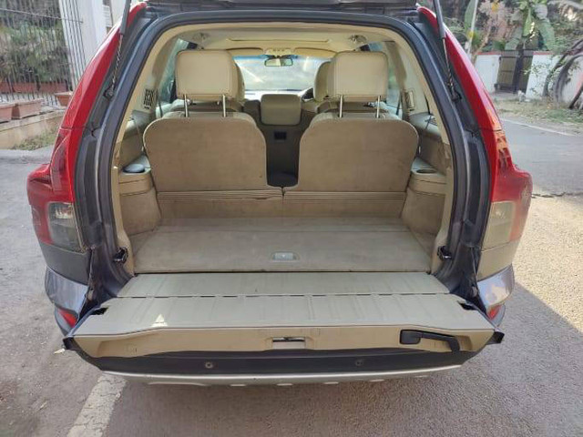 Second-hand 2010 Volvo XC90 D5 AT AWD for sale in Pune-9