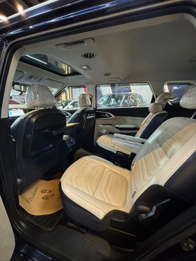 Second-hand 2022 Kia Carens Luxury Plus Diesel AT 6 STR BSVI for sale in Nashik-13