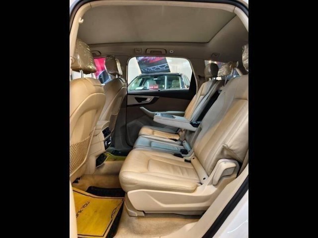 Second-hand 2017 Audi Q7 45 TDI Quattro Premium Plus for sale in Nashik-9