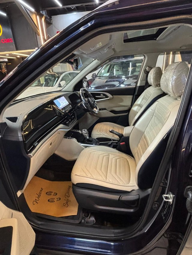 Second-hand 2022 Kia Carens Luxury Plus Diesel AT 6 STR BSVI for sale in Nashik-11