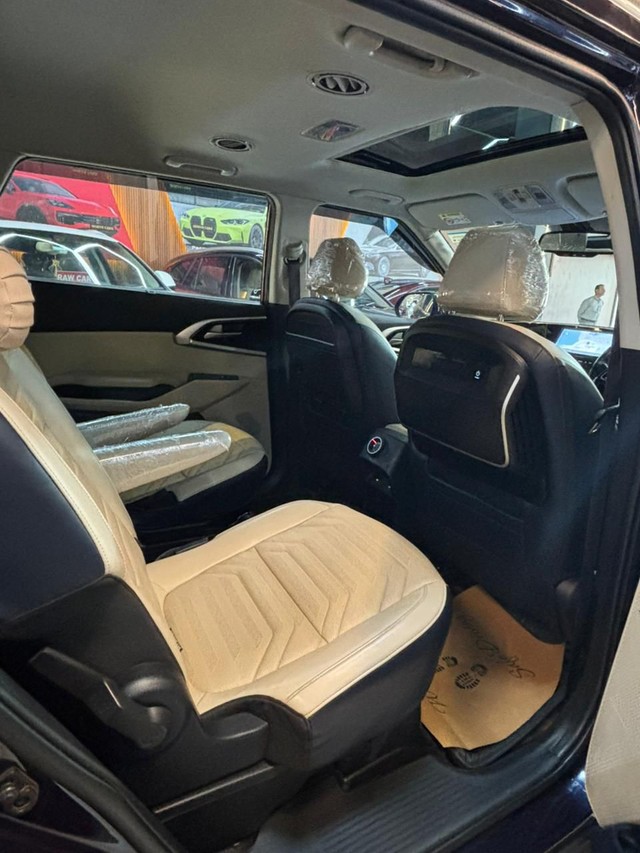 Second-hand 2022 Kia Carens Luxury Plus Diesel AT 6 STR BSVI for sale in Nashik-8