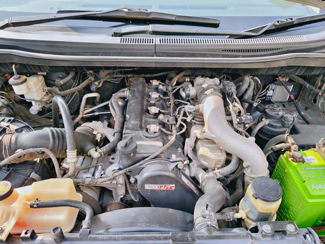 Second-hand 2014 Toyota Innova 2.5 G (Diesel) 8 Seater BS IV for sale in Mumbai-4