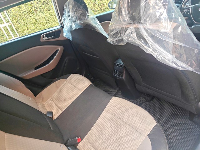 Second-hand 2019 Hyundai i20 Petrol CVT Asta for sale in Gurgaon-14