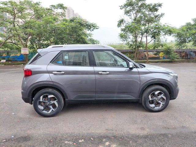 Second-hand 2019 Hyundai Venue SX Plus Turbo DCT BSIV for sale in Mumbai-1