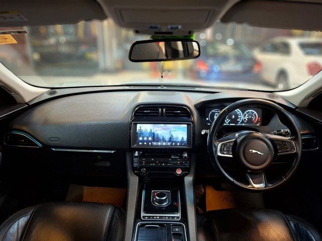 Second-hand 2018 Jaguar F-Pace Prestige 2.0 AWD for sale in Mumbai-15