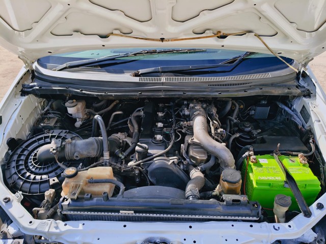 Second-hand 2011 Toyota Innova 2.5 V Diesel 8-seater for sale in Mumbai-4