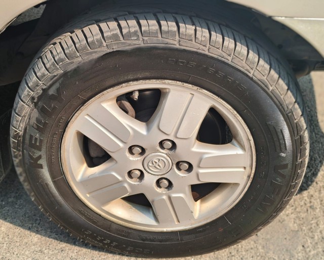 Second-hand 2007 Toyota Innova 2.5 V Diesel 8-seater for sale in Mumbai-5