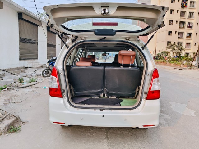 Second-hand 2014 Toyota Innova 2.5 G (Diesel) 8 Seater BS IV for sale in Mumbai-7
