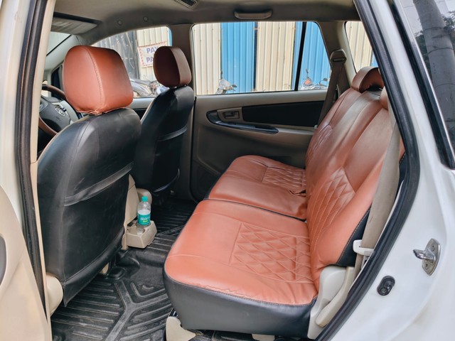 Second-hand 2014 Toyota Innova 2.5 G (Diesel) 8 Seater BS IV for sale in Mumbai-6