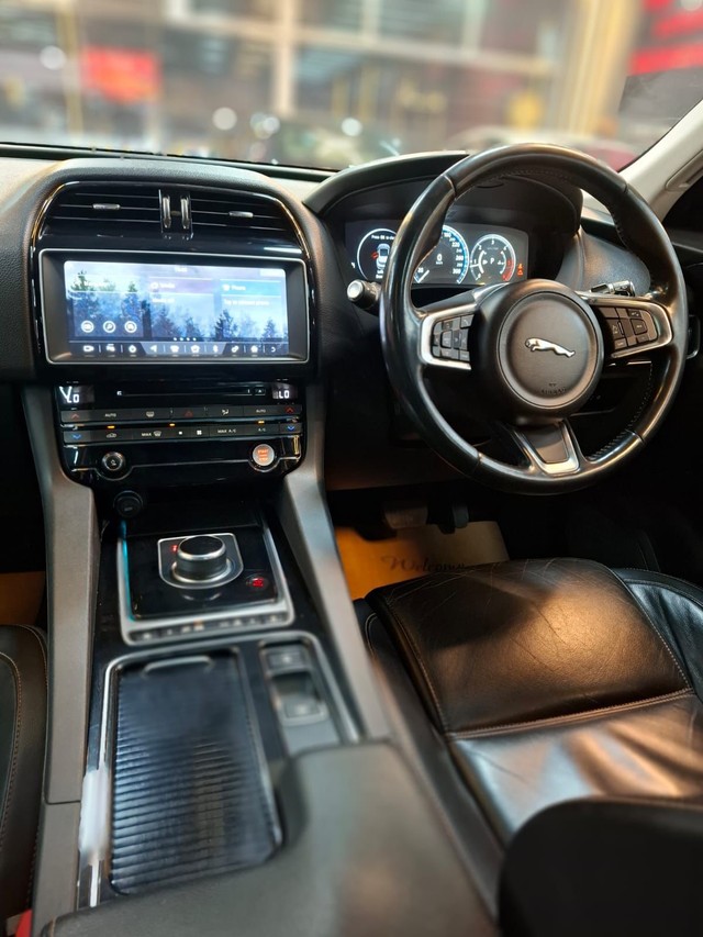 Second-hand 2018 Jaguar F-Pace Prestige 2.0 AWD for sale in Mumbai-9