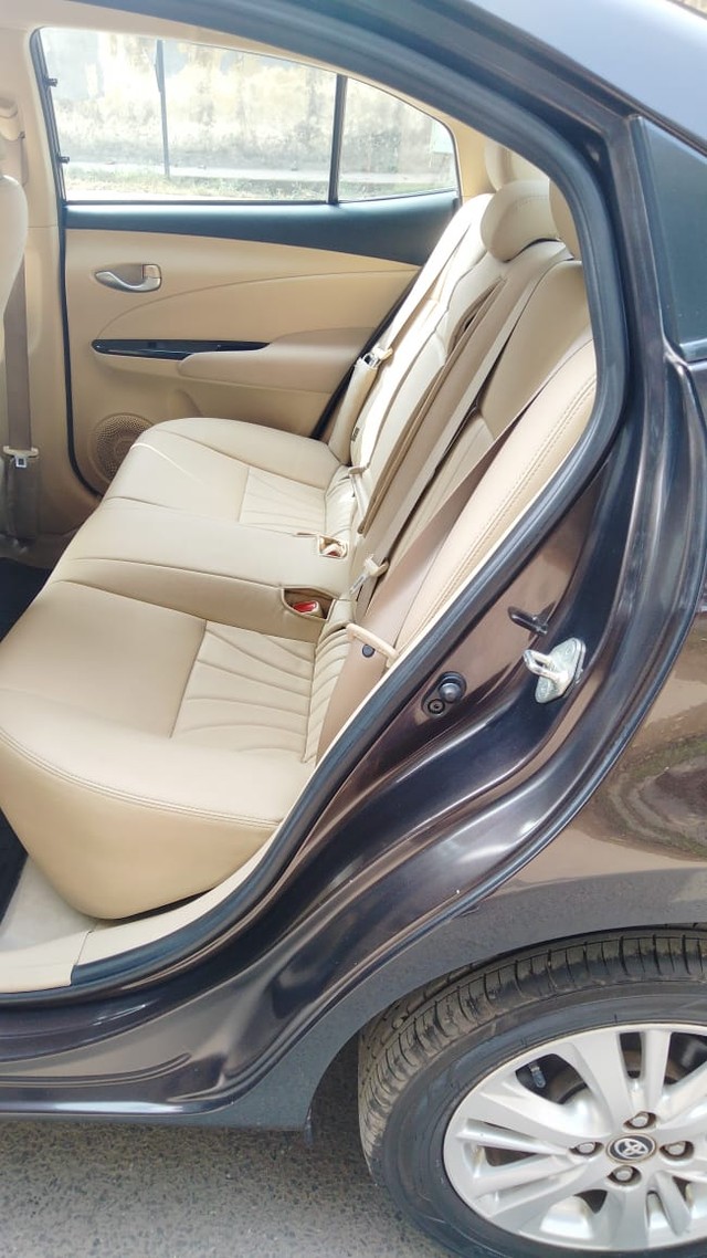 Second-hand 2018 Toyota Yaris G CVT BSIV for sale in New Delhi-14