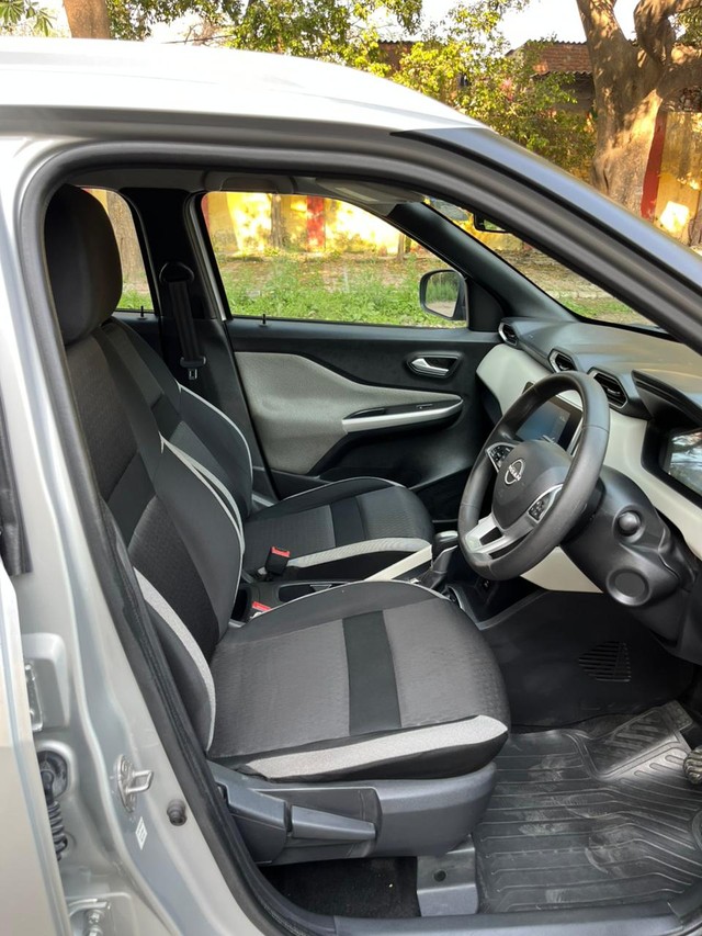 Second-hand 2021 Nissan Magnite Turbo CVT XV Executive BSVI for sale in New Delhi-14