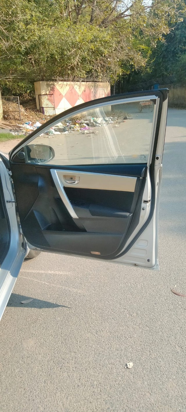 Second-hand 2018 Toyota Corolla Altis 1.8 G CVT for sale in New Delhi-13