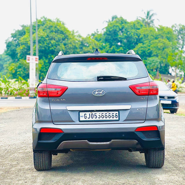 https://images10.gaadi.com/usedcar_image/RP1A.200720.012/original/11c7810a-97de-4029-9d2e-0ca380b57842.heic?imwidth=6401