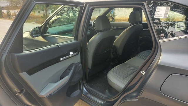 Kia Seltos X-Line Turbo DCT Second-hand 2024 Kia Seltos X-Line Turbo DCT for sale in Hyderabad-14