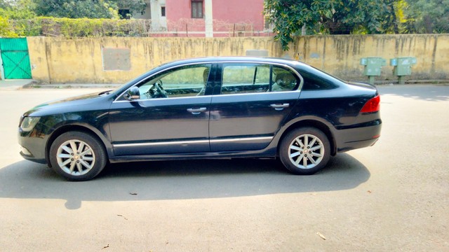 Second-hand 2015 Skoda Superb Elegance 1.8 TSI MT for sale in New Delhi-3