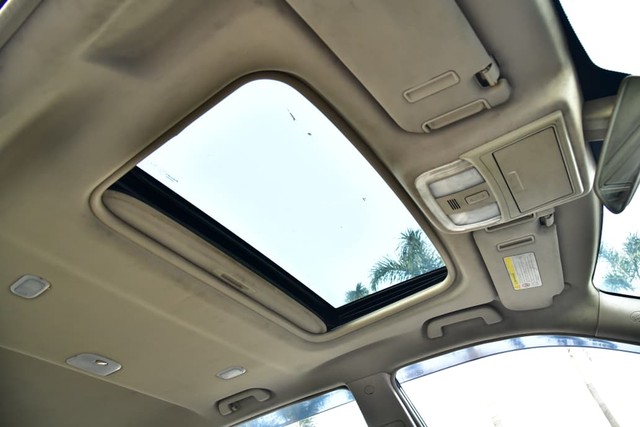 Second-hand 2017 Mahindra XUV500 W10 2WD for sale in Kolkata-8