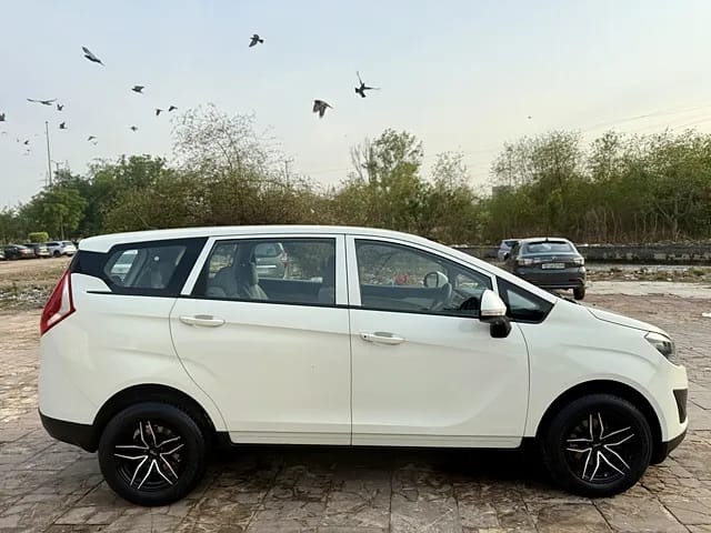 Second-hand 2020 Mahindra Marazzo M4 for sale in New Delhi-1