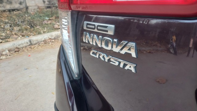 Second-hand 2016 Toyota Innova Crysta 2.8 GX AT BSIV for sale in Hyderabad-23
