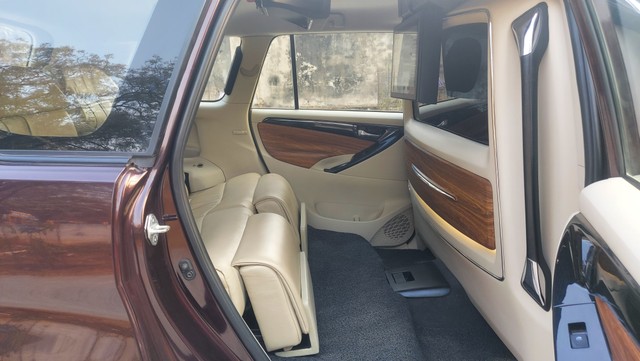 Second-hand 2016 Toyota Innova Crysta 2.8 GX AT BSIV for sale in Hyderabad-15