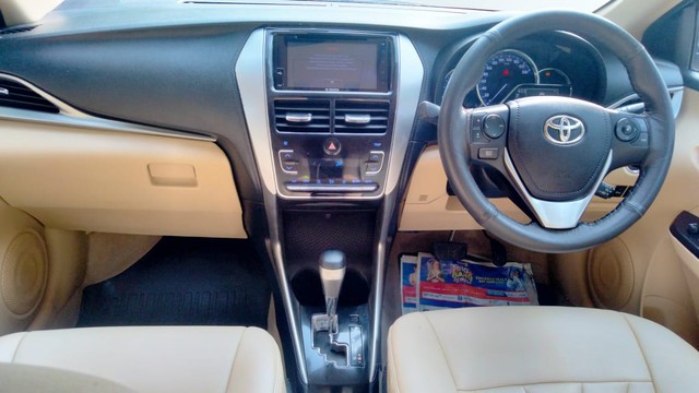 Second-hand 2018 Toyota Yaris G CVT BSIV for sale in New Delhi-18